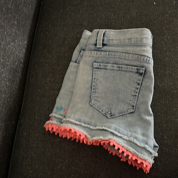 Kids shorts. - Picture 2 of 3